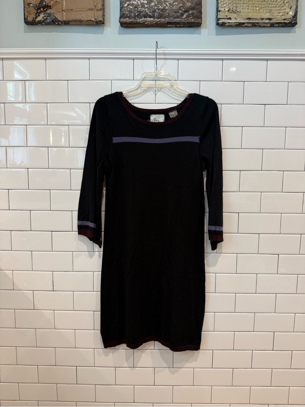 Black Long-Sleeve Knit Shift Dress with Purple and Maroon Accent